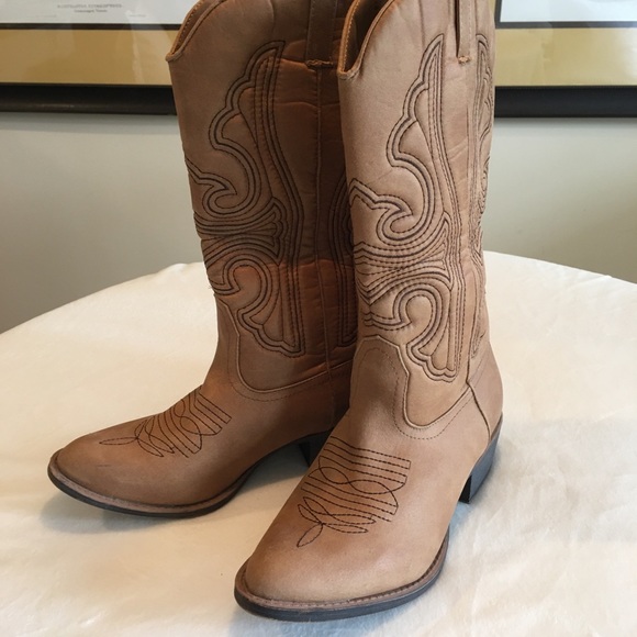 Iconic Legend Shoes - Boots